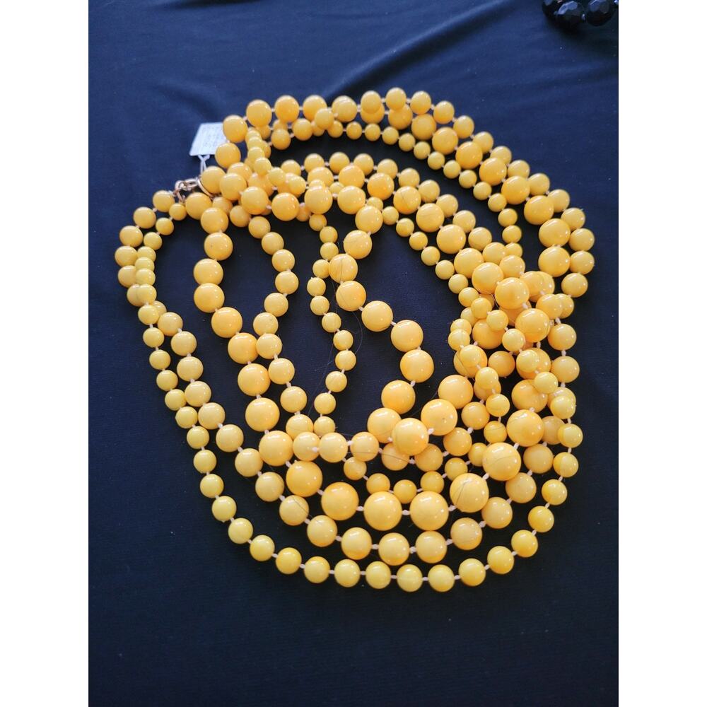 Vintage 3 strand 3 dif size Yellow beads Necklace Gold Tone Clasp 30" Nice - Picture 9 of 10